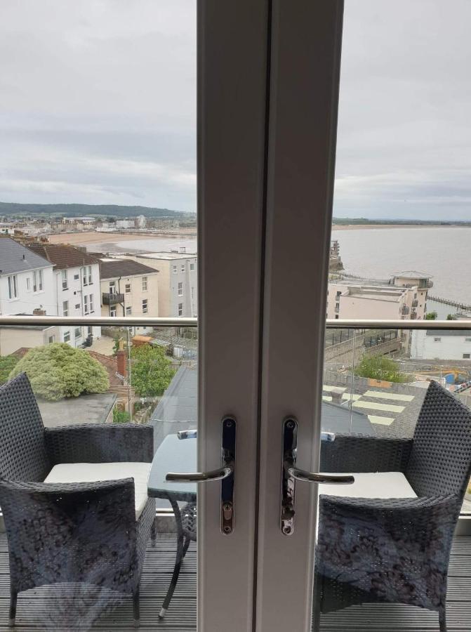 Modern Apartment With Stunning Sea View Weston-super-Mare Dış mekan fotoğraf