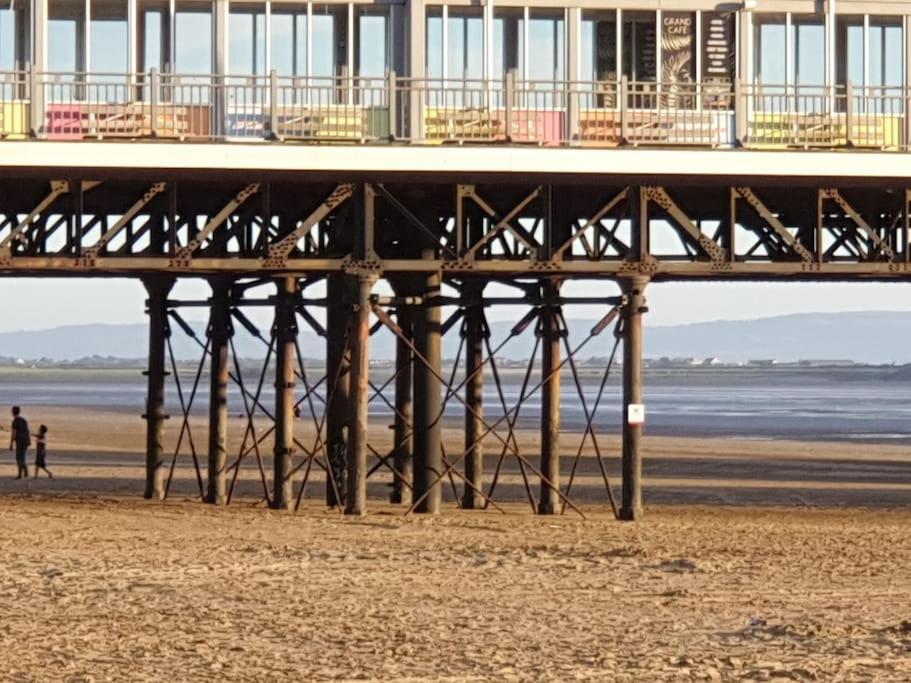 Modern Apartment With Stunning Sea View Weston-super-Mare Dış mekan fotoğraf