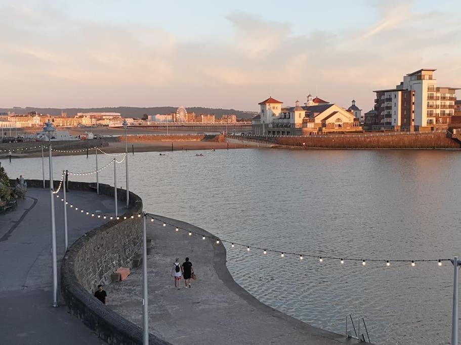 Modern Apartment With Stunning Sea View Weston-super-Mare Dış mekan fotoğraf