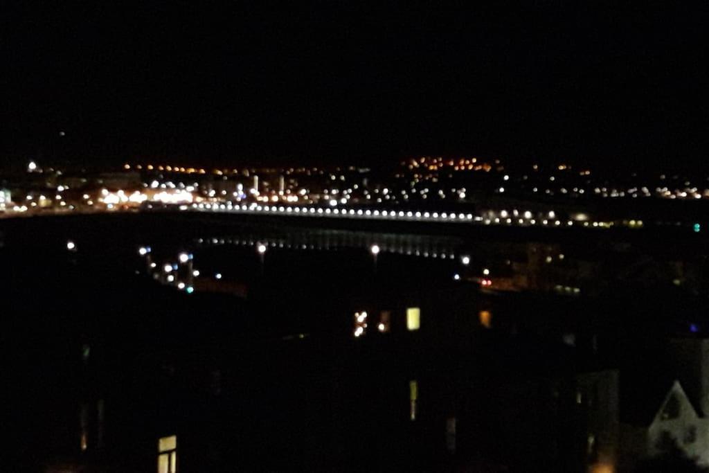 Modern Apartment With Stunning Sea View Weston-super-Mare Dış mekan fotoğraf