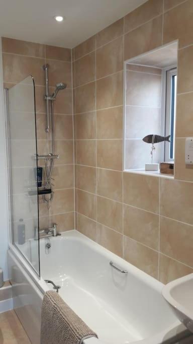 Modern Apartment With Stunning Sea View Weston-super-Mare Dış mekan fotoğraf